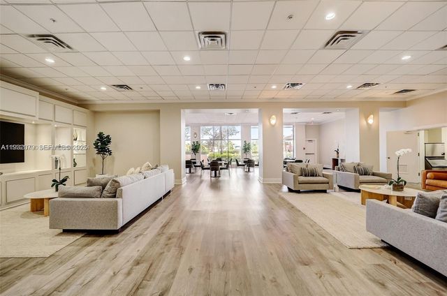 5600 Collins Ave 9M, Miami Beach, FL 33140