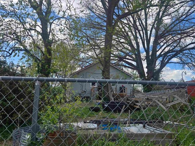 1908 S Kerth Avenue, Evansville, IN 47714