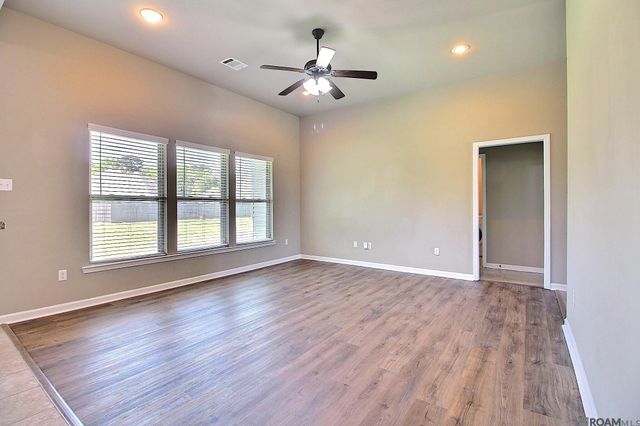 23319 Mango Dr, Denham Springs, LA 70726