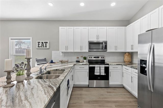 112 Wilmington PKWY, Matlacha, FL 33993