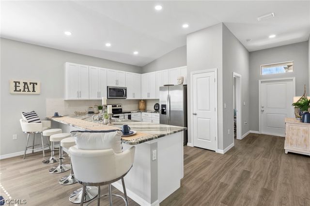 112 Wilmington PKWY, Matlacha, FL 33993