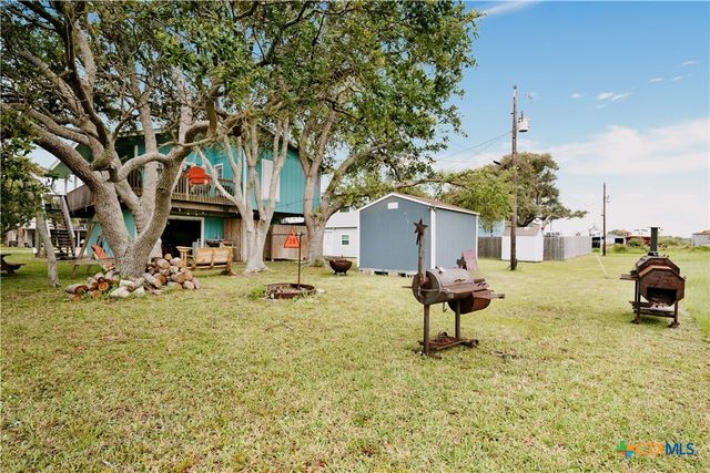 88 Bay Street, Port O'connor, TX 77982