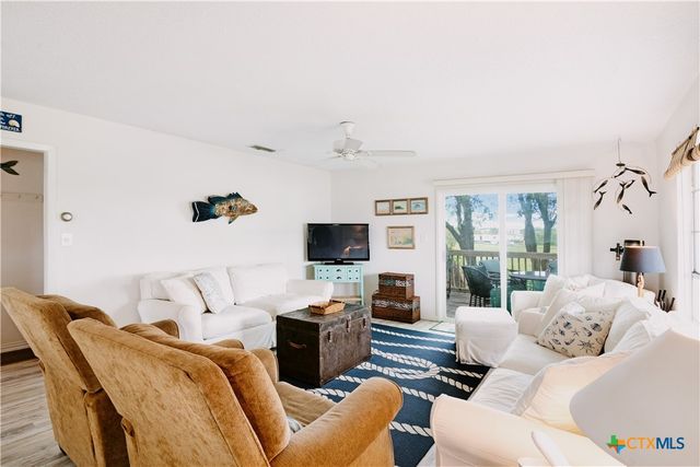 88 Bay Street, Port O'connor, TX 77982