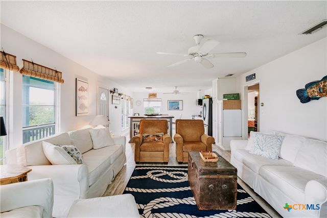 88 Bay Street, Port O'connor, TX 77982