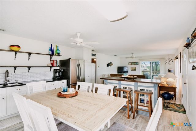 88 Bay Street, Port O'connor, TX 77982