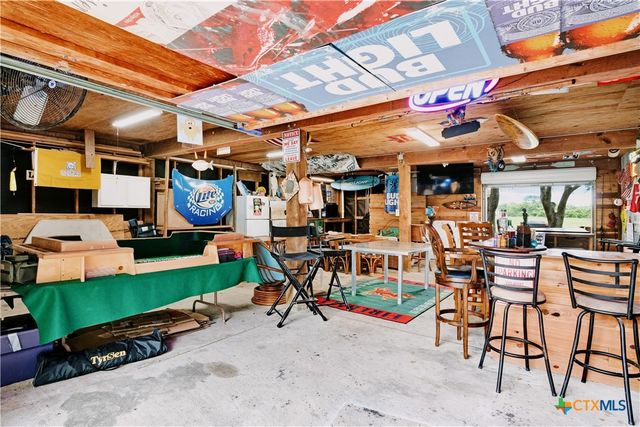 88 Bay Street, Port O'connor, TX 77982