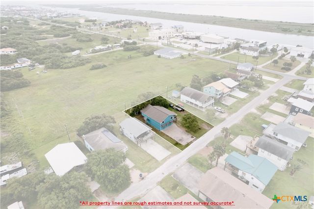 88 Bay Street, Port O'connor, TX 77982