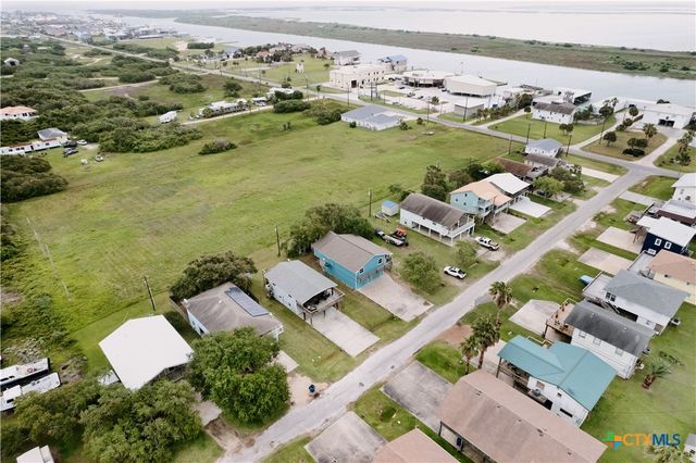 88 Bay Street, Port O'connor, TX 77982