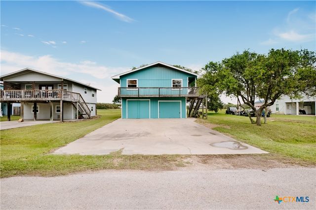 88 Bay Street, Port O'connor, TX 77982