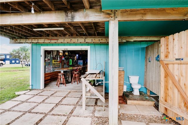 88 Bay Street, Port O'connor, TX 77982
