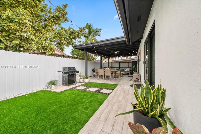 11011 SW 143rd Ct, Miami, FL 33186