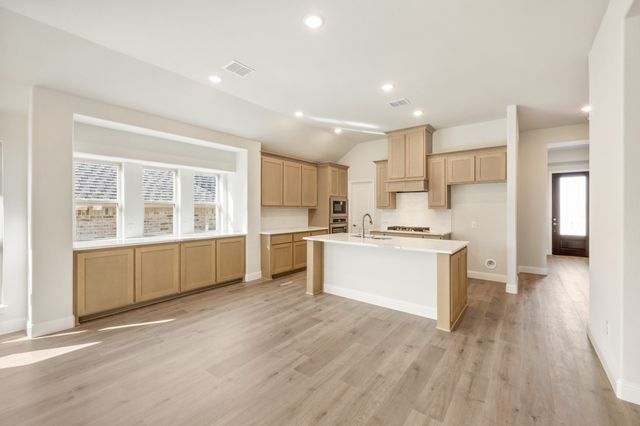 210 Comanche Trail, Alvarado, TX 76009