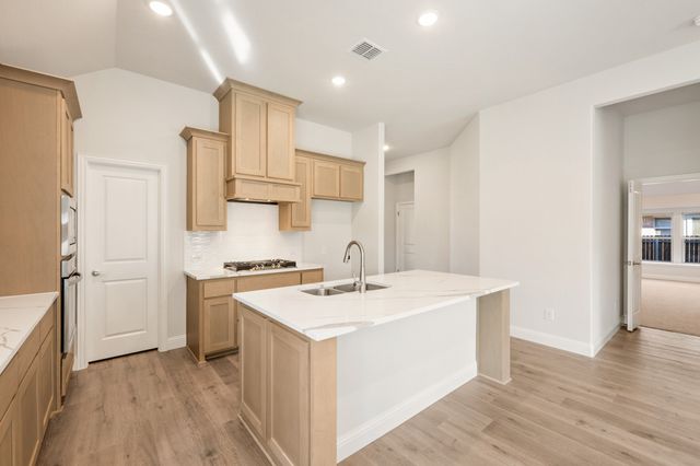 210 Comanche Trail, Alvarado, TX 76009
