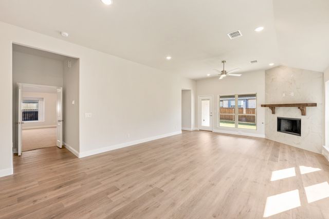 210 Comanche Trail, Alvarado, TX 76009