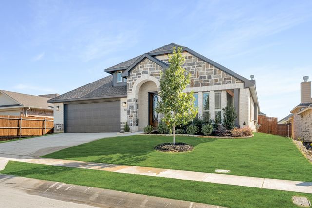 210 Comanche Trail, Alvarado, TX 76009