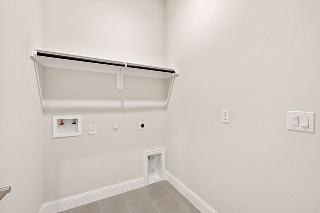 210 Comanche Trail, Alvarado, TX 76009