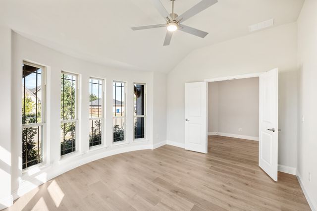 210 Comanche Trail, Alvarado, TX 76009