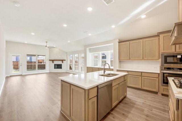 210 Comanche Trail, Alvarado, TX 76009