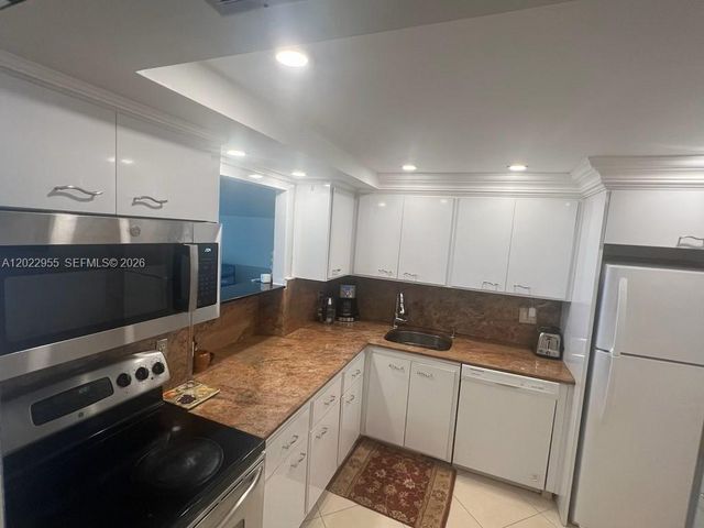2017 S Ocean Dr 808, Hallandale Beach, FL 33009