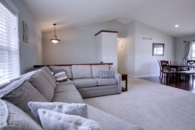 410 3rd Street SE, Bondurant, IA 50035