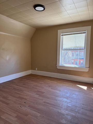 1238 N 34th STREET, Milwaukee, WI 53208