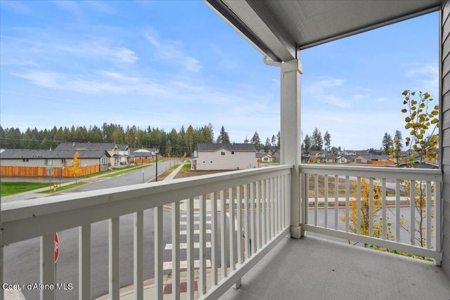 351 E Grosbeak AVE, Hayden, ID 83835