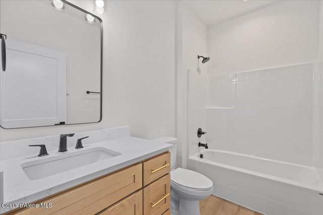 351 E Grosbeak AVE, Hayden, ID 83835