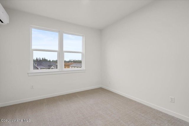 351 E Grosbeak AVE, Hayden, ID 83835