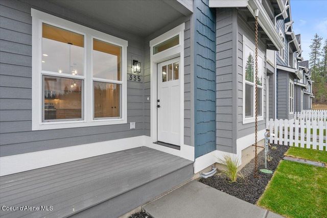 351 E Grosbeak AVE, Hayden, ID 83835