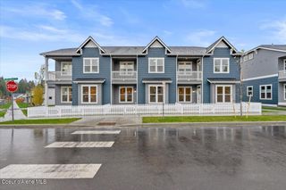 351 E Grosbeak AVE, Hayden, ID 83835