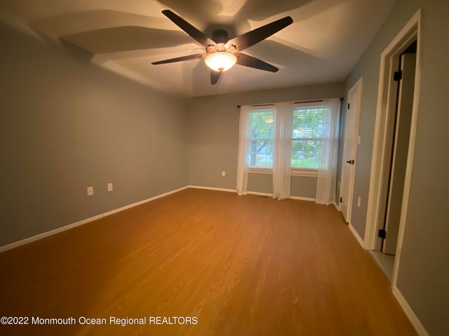 11 Duncan Way, Freehold, NJ 07728