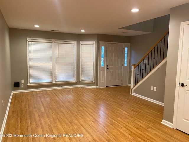 11 Duncan Way, Freehold, NJ 07728