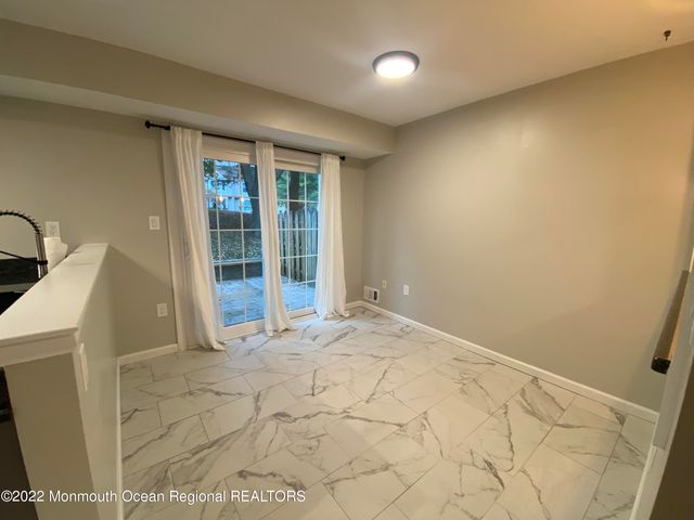 11 Duncan Way, Freehold, NJ 07728