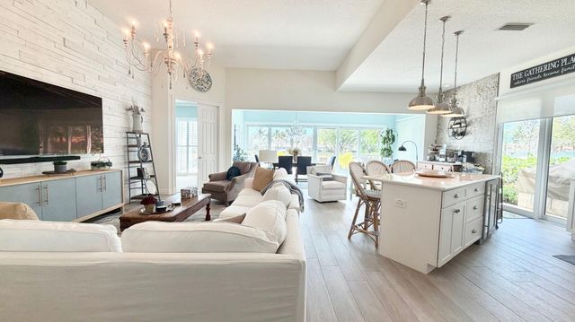 2515 Kittbuck Way, West Palm Beach, FL 33411