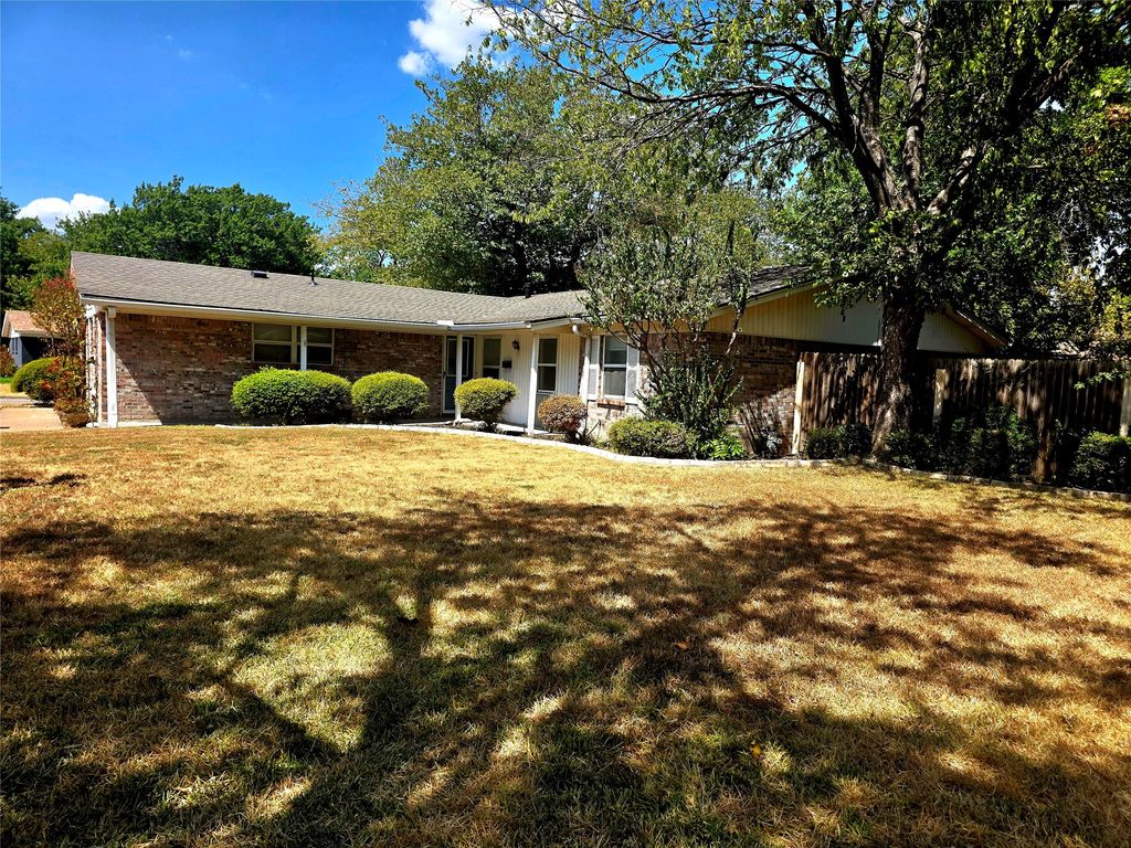 272 Palomino Drive, Saginaw, TX 76179 — photo 2