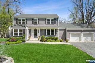 26 Fellswood Drive, Verona, NJ 07044
