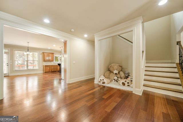 2061 Vicarage Lane, Snellville, GA 30078