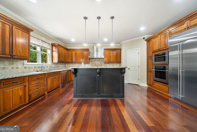 2061 Vicarage Lane, Snellville, GA 30078