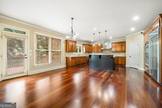 2061 Vicarage Lane, Snellville, GA 30078