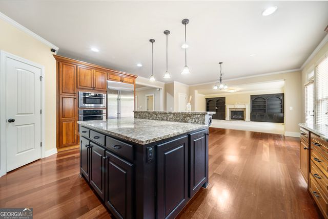 2061 Vicarage Lane, Snellville, GA 30078