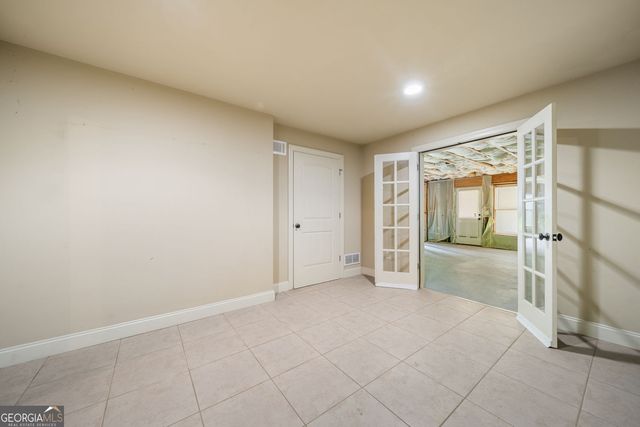 2061 Vicarage Lane, Snellville, GA 30078