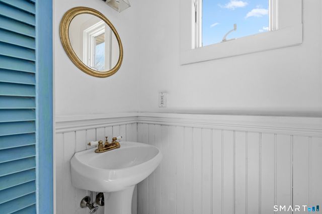 105 Old North Road, Stonington, CT 06355