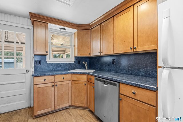 105 Old North Road, Stonington, CT 06355