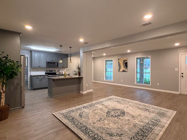 160 Highland Cir., Petal, MS 39465