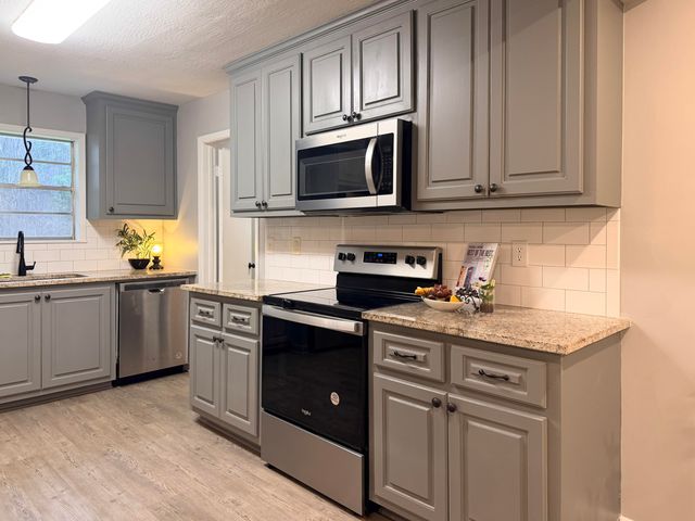 160 Highland Cir., Petal, MS 39465