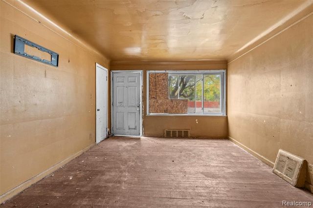 18467 Evergreen Road, Detroit, MI 48219