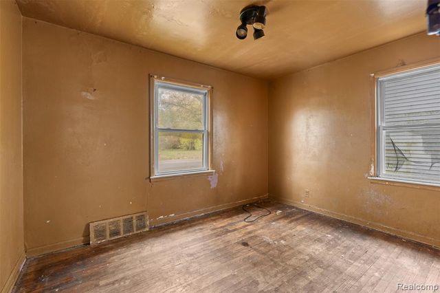 18467 Evergreen Road, Detroit, MI 48219