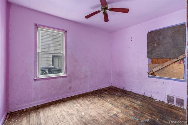 18467 Evergreen Road, Detroit, MI 48219