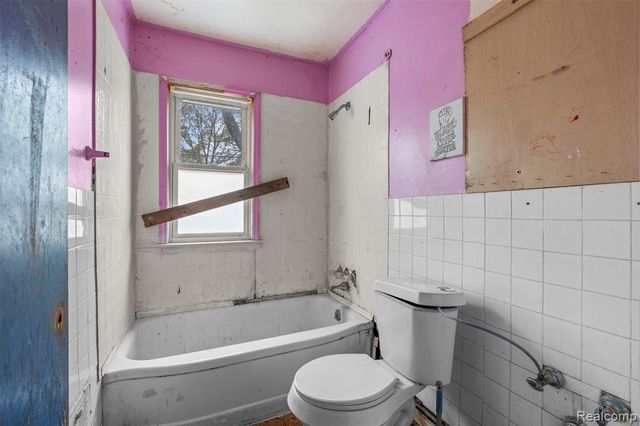 18467 Evergreen Road, Detroit, MI 48219