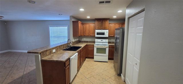 6807 E NORTH BAY STREET, Tampa, FL 33610